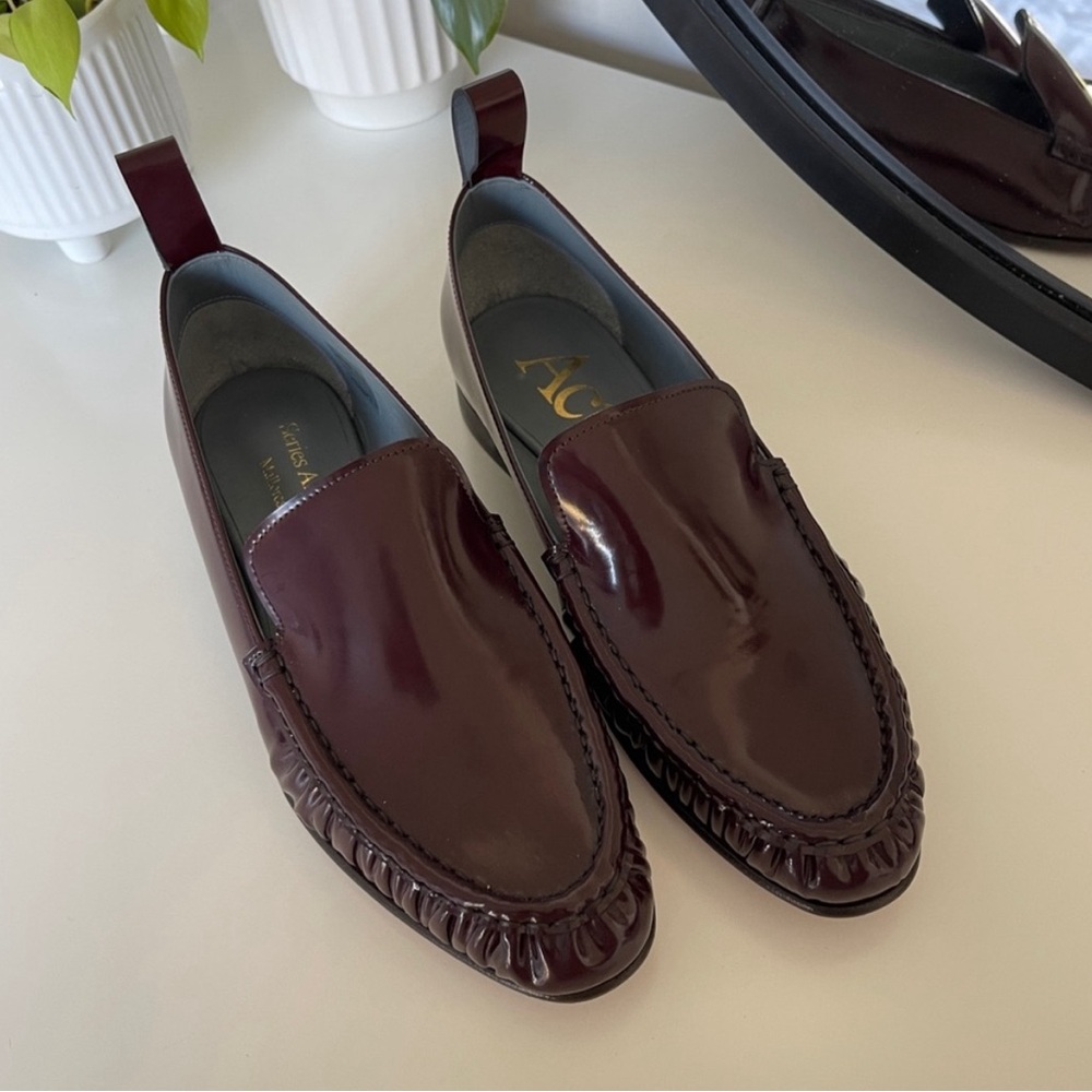 Act. Burgundy Caspar Loafers 38